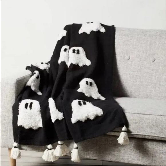 Rachel Zoe Bedding Nwt Rachel Zoe Halloween Ghost Blanket In Hand